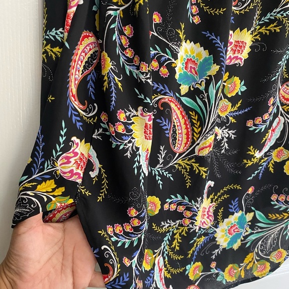 LOFT Top, Long Sleeve, Button Cuffs, Key Hole Cut, Floral,Paisley,Romantic, Sz S - Picture 6 of 8